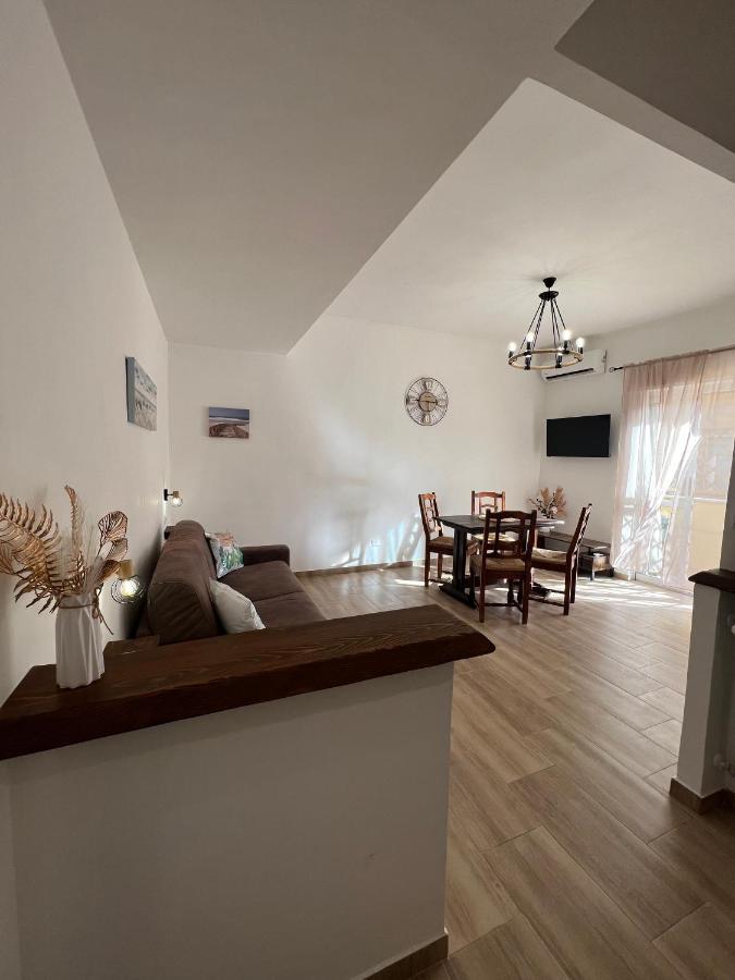 Waikiki House Apartment Passoscuro Luaran gambar