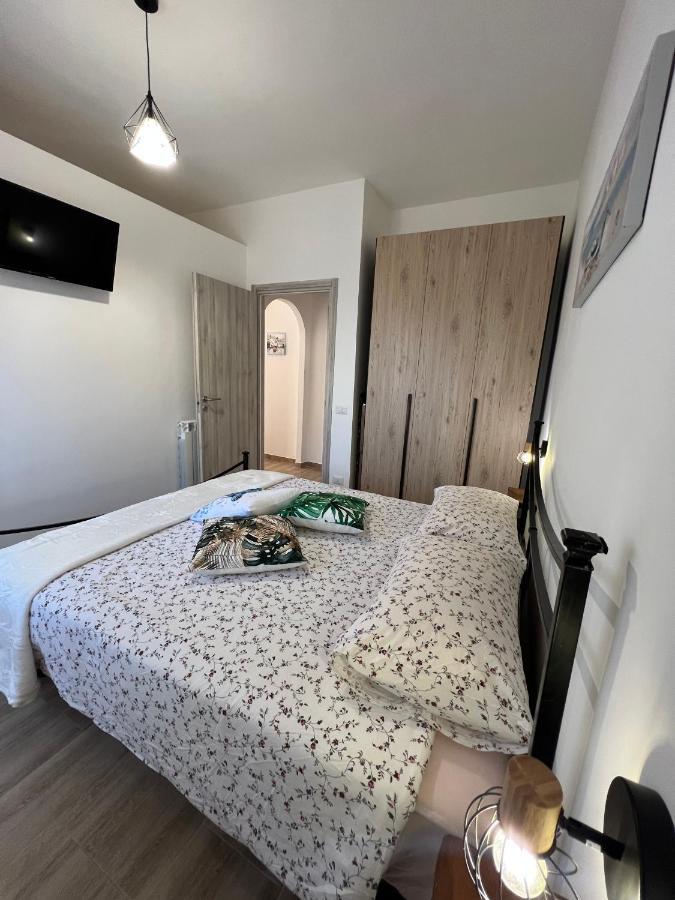 Waikiki House Apartment Passoscuro Luaran gambar